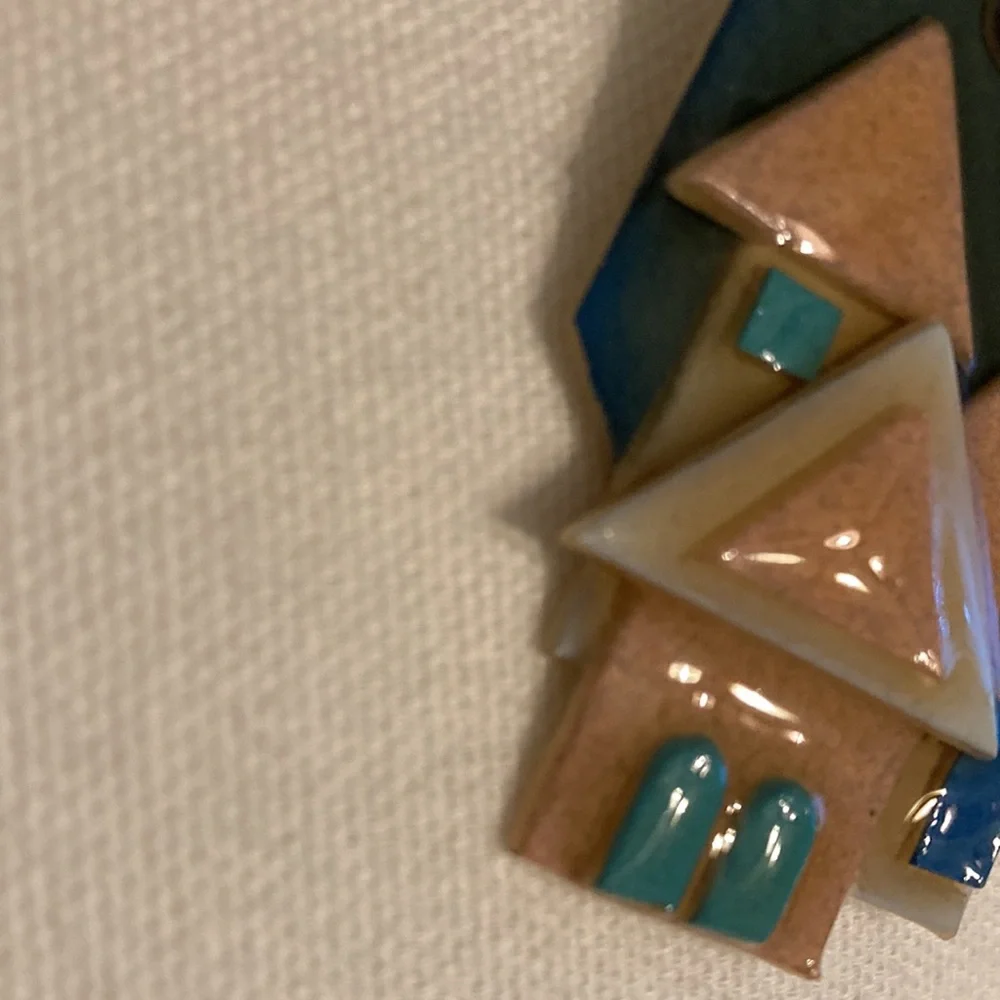 Lucinda House Pin
